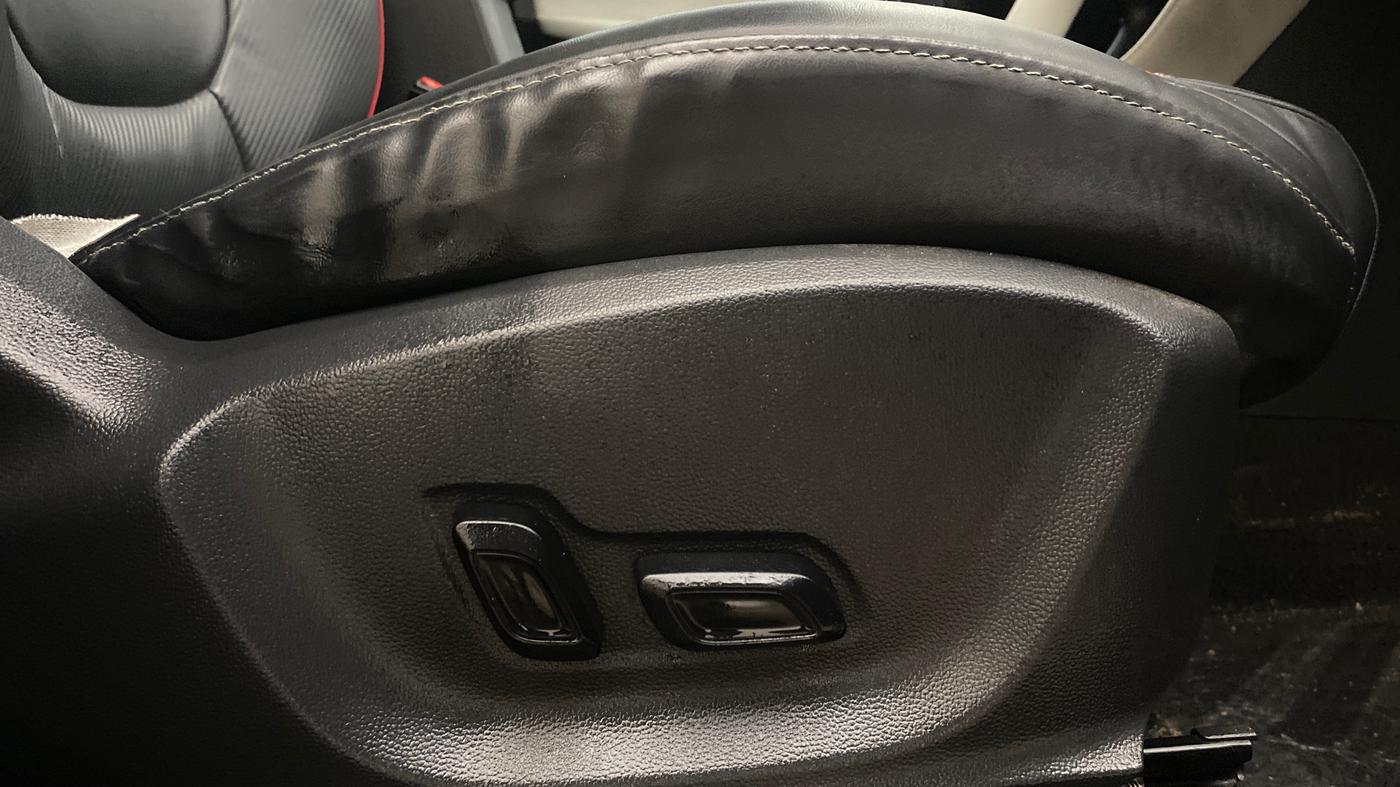 2022 MG ASTOR SMART 1.5 MT, Petrol, Manual, 38,946 km, Driver Side Adjustment Panel