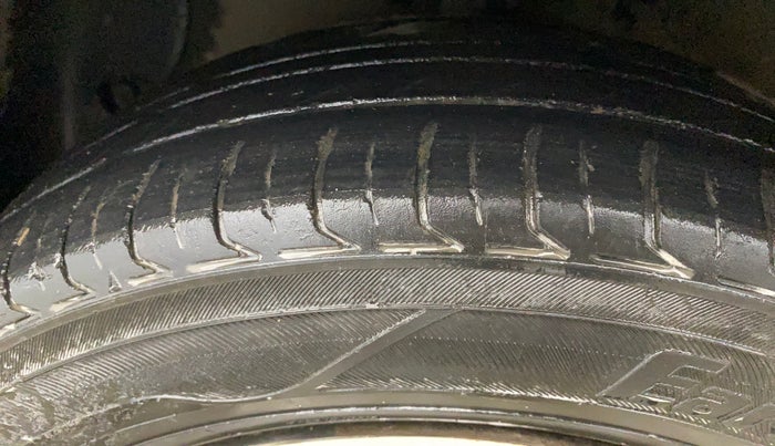 2016 Hyundai Grand i10 SPORTZ 1.2 KAPPA VTVT, Petrol, Manual, 93,995 km, Left Front Tyre Tread