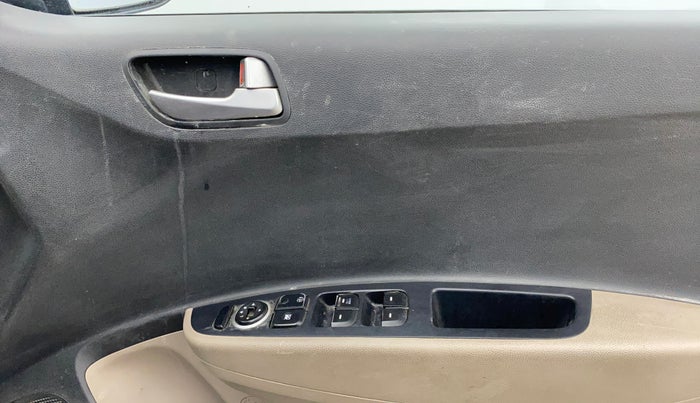 2016 Hyundai Grand i10 SPORTZ 1.2 KAPPA VTVT, Petrol, Manual, 93,995 km, Driver Side Door Panels Control