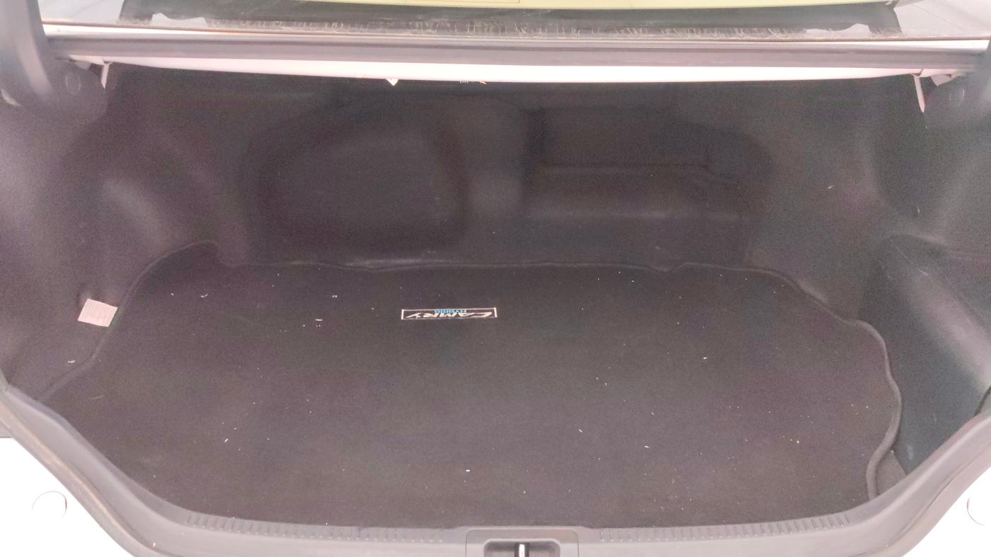 2016 Toyota Camry HYBRID, Hybrid, Automatic, 75,190 km, Boot Inside