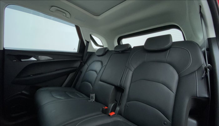 2020 MG HECTOR SHARP DCT PETROL, Petrol, Automatic, 9,494 km, Right Side Rear Door Cabin
