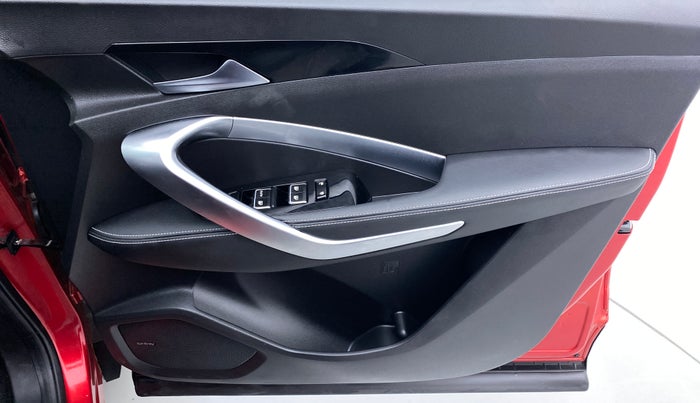 2020 MG HECTOR SHARP DCT PETROL, Petrol, Automatic, 9,494 km, Driver Side Door Panels Control