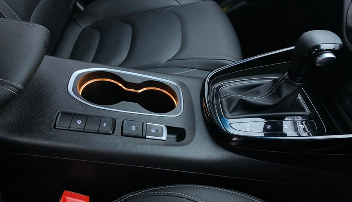 2020 MG HECTOR SHARP DCT PETROL, Petrol, Automatic, 9,494 km, Gear Lever