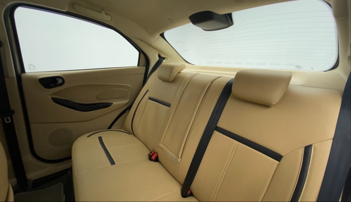 2018 Ford Figo Aspire 1.2 TITANIUM PETROL, Petrol, Manual, 31,027 km, Right Side Door Cabin View