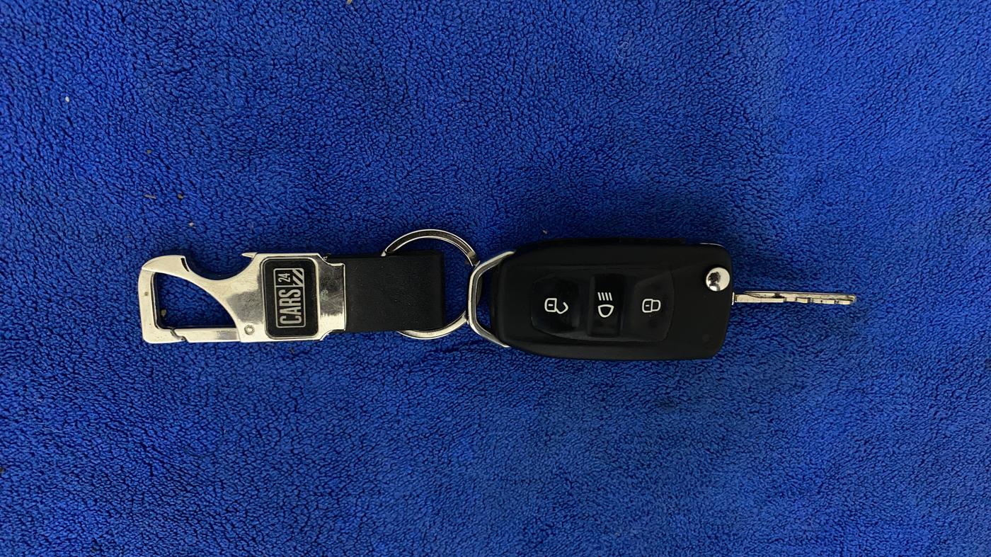 2018 Tata Tiago XZ PETROL, Petrol, Manual, 24,041 km, Key Close Up