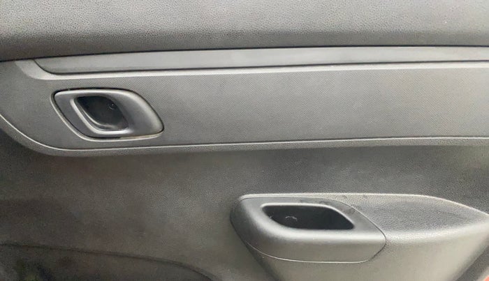 2017 Renault Kwid RXT 1.0, Petrol, Manual, 49,968 km, Driver Side Door Panels Control