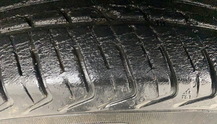 2017 Renault Kwid RXT 1.0, Petrol, Manual, 49,968 km, Left Front Tyre Tread