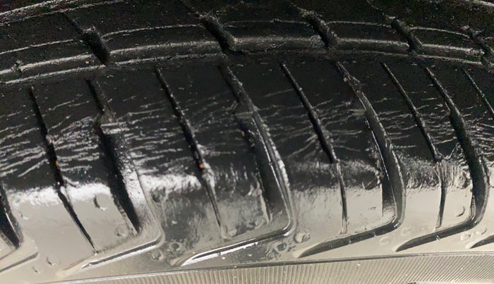 2017 Renault Kwid RXT 1.0, Petrol, Manual, 49,968 km, Left Rear Tyre Tread