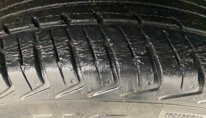 2017 Renault Kwid RXT 1.0, Petrol, Manual, 49,968 km, Right Front Tyre Tread