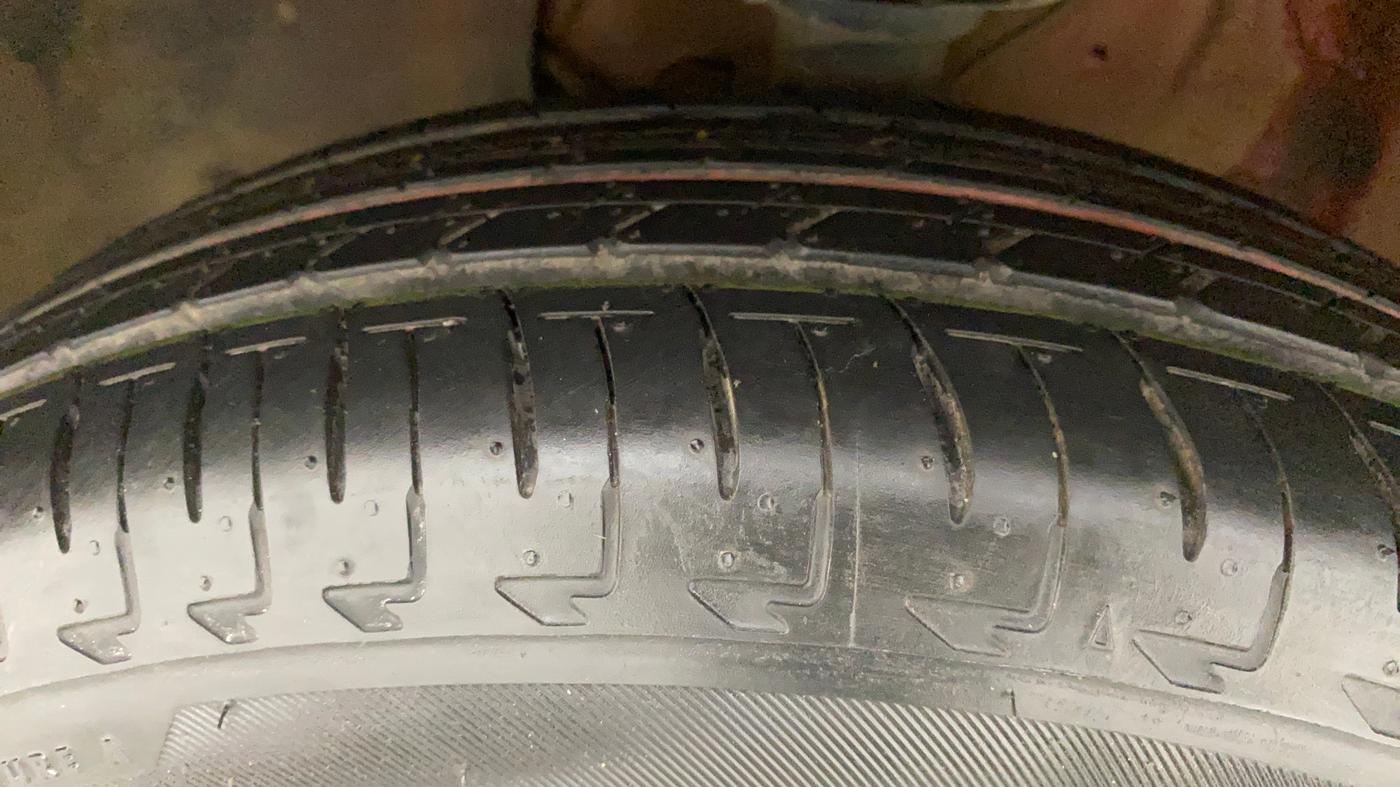 2018 Maruti IGNIS ALPHA 1.2, Petrol, Manual, 36,824 km, Left Front Tyre Tread