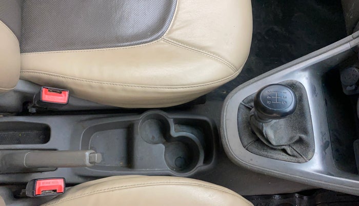 2015 Hyundai i10 SPORTZ 1.1, Petrol, Manual, 82,983 km, Gear Lever