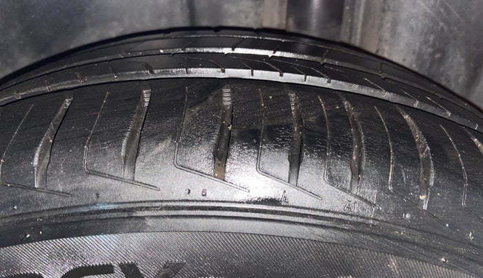 2018 Maruti Ciaz ALPHA 1.4 PETROL, CNG, Manual, 95,954 km, Left Rear Tyre Tread