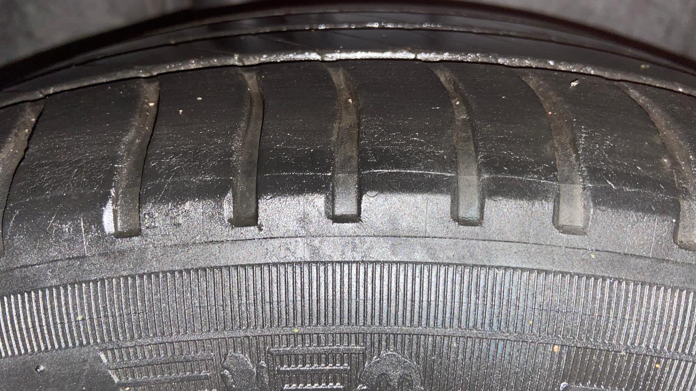2018 Maruti Ciaz ALPHA 1.4 PETROL, CNG, Manual, 95,977 km, Right Rear Tyre Tread