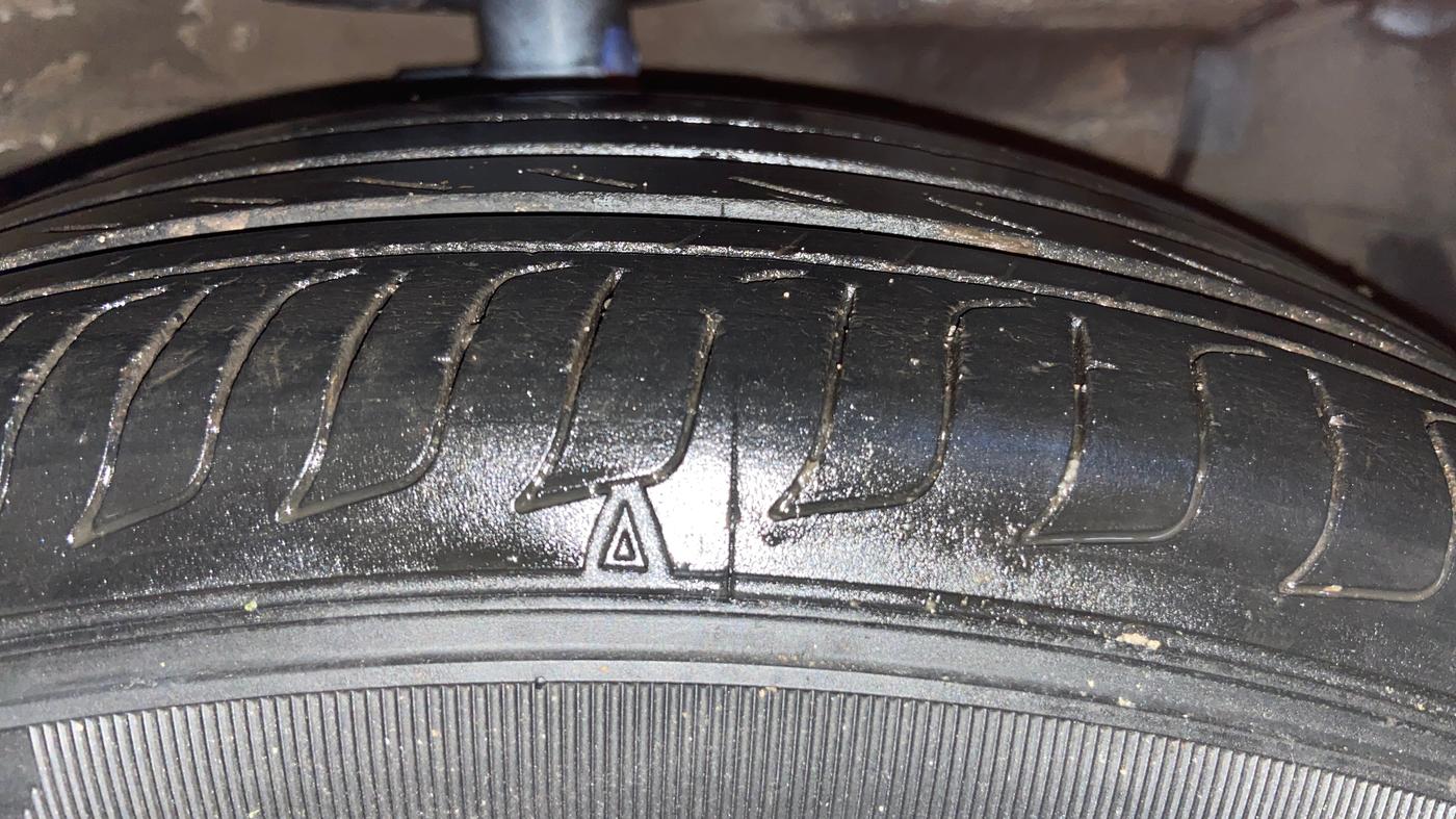 2018 Maruti Ciaz ALPHA 1.4 PETROL, CNG, Manual, 95,977 km, Right Front Tyre Tread