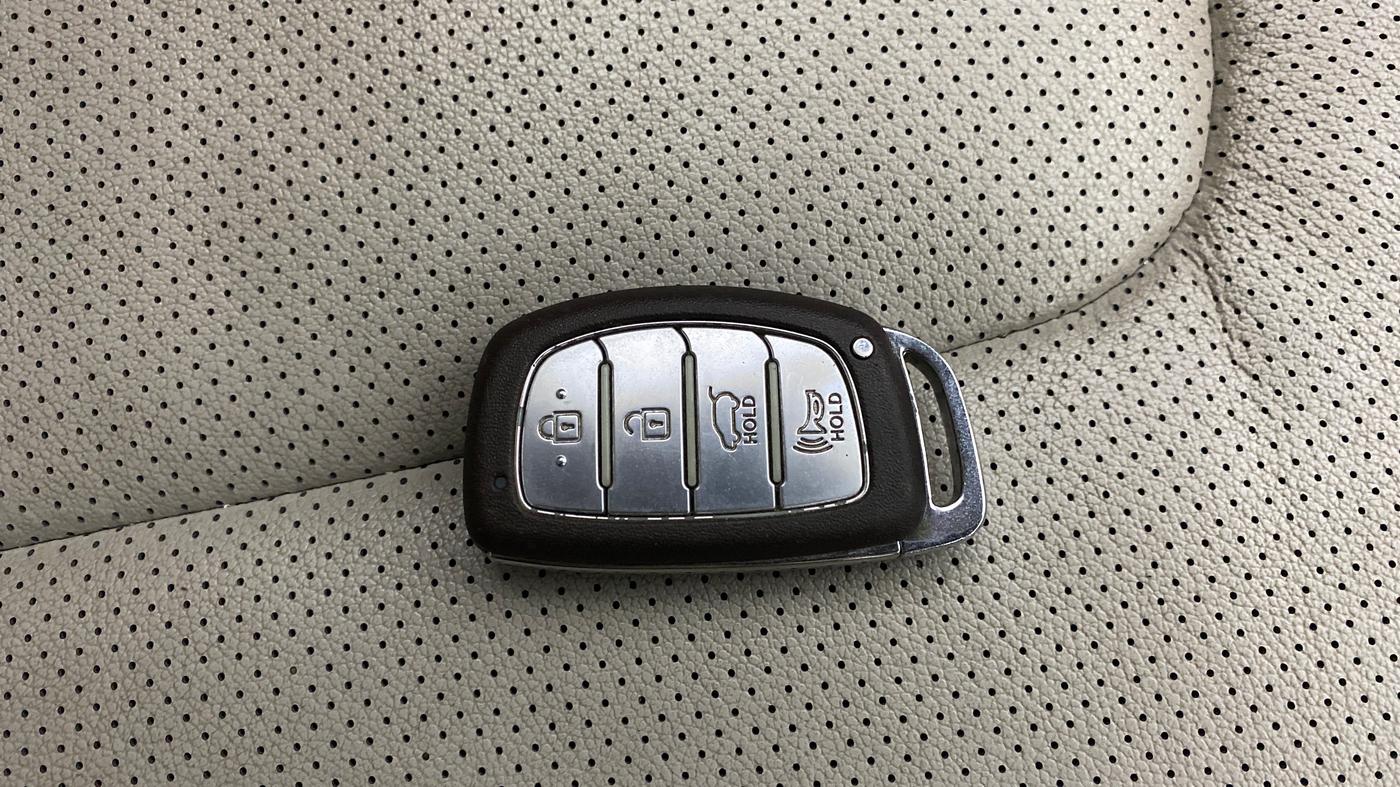2020 Hyundai Creta SX (O) IVT 1.5 PETROL, Petrol, Automatic, 1,21,045 km, Key Close Up