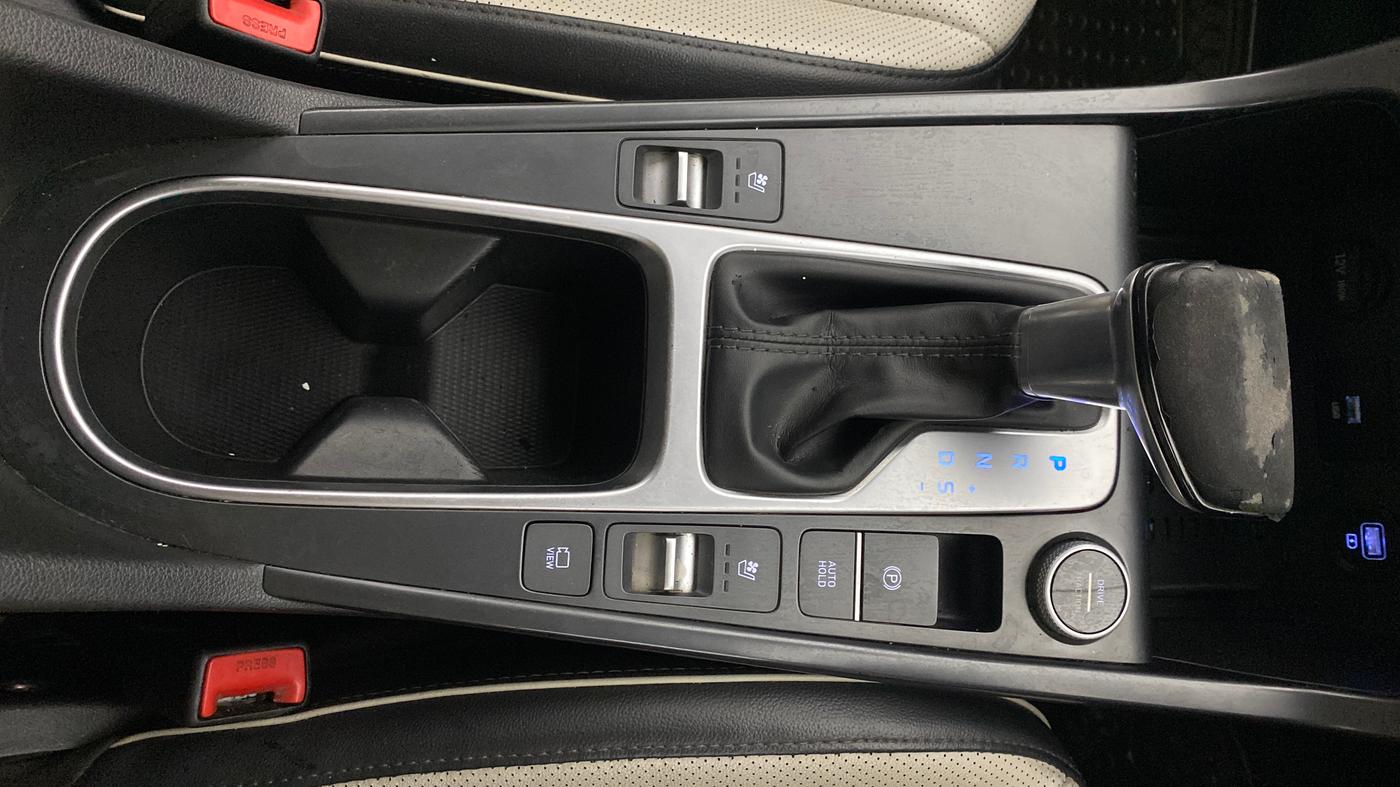 2020 Hyundai Creta SX (O) IVT 1.5 PETROL, Petrol, Automatic, 1,21,045 km, Gear Lever