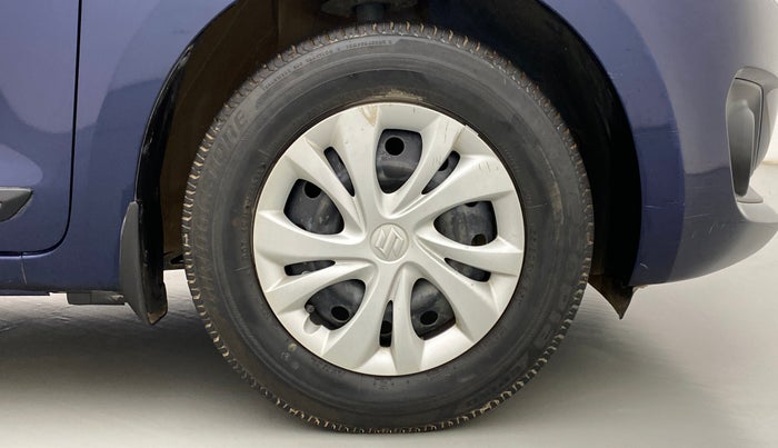 2018 Maruti Swift VXI, Petrol, Manual, 35,562 km, Right Front Wheel
