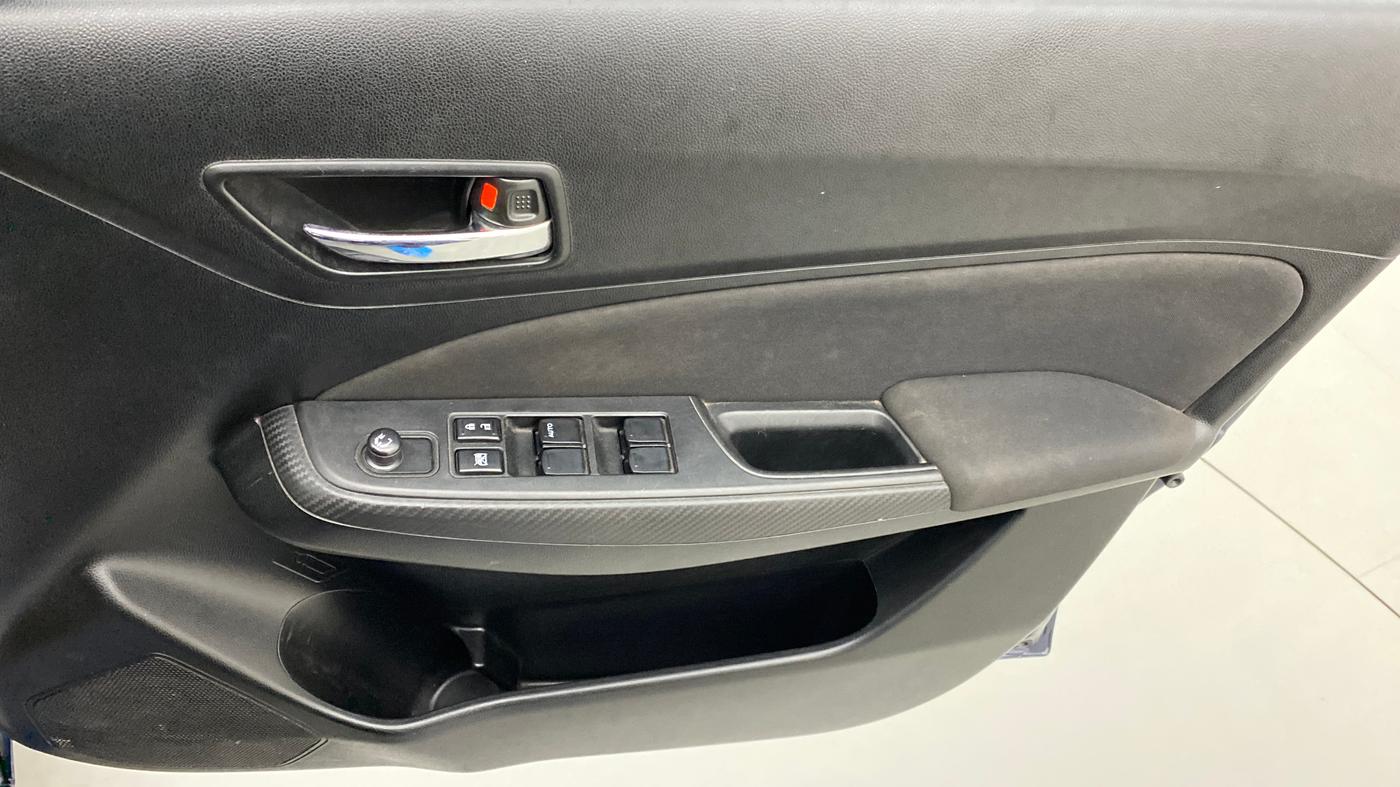 2018 Maruti Swift VXI, Petrol, Manual, 35,562 km, Driver Side Door Panels Control