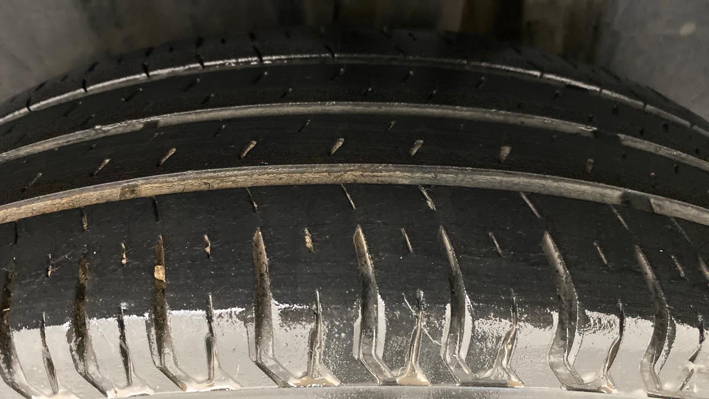 2018 Maruti Swift VXI, Petrol, Manual, 35,562 km, Left Rear Tyre Tread
