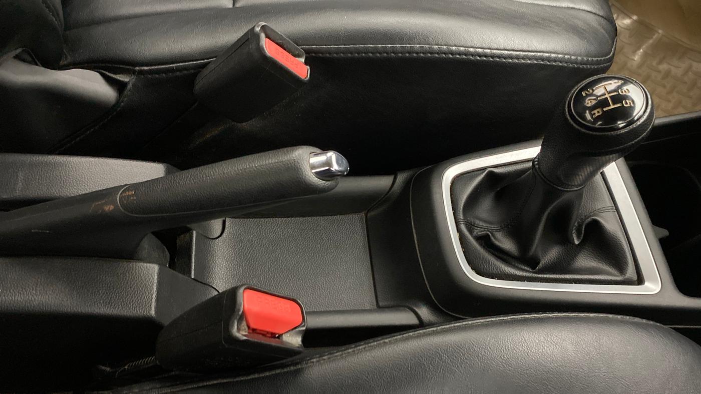 2018 Maruti Swift VXI, Petrol, Manual, 35,562 km, Gear Lever