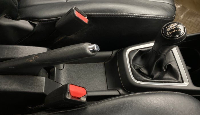 2018 Maruti Swift VXI, Petrol, Manual, 35,562 km, Gear Lever