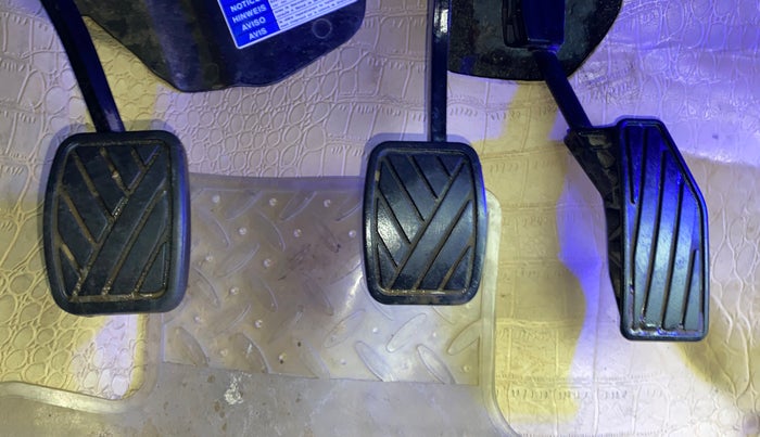 2018 Maruti Swift VXI, Petrol, Manual, 35,562 km, Pedals