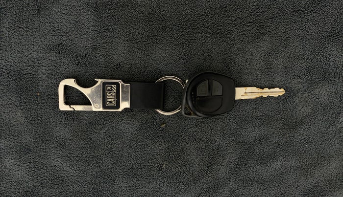 2013 Maruti Swift VXI, Petrol, Manual, 88,195 km, Key Close Up