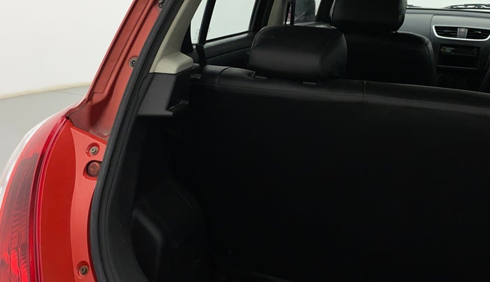 2013 Maruti Swift VXI, Petrol, Manual, 88,195 km, Dicky (Boot door) - Parcel tray missing