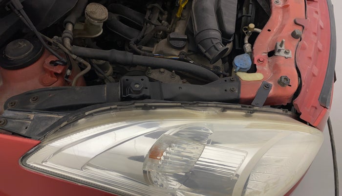 2013 Maruti Swift VXI, Petrol, Manual, 88,195 km, Right headlight - Clamp has minor damage