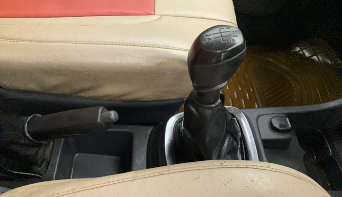 2016 Renault Kwid RXT 0.8 (O), Petrol, Manual, 62,335 km, Gear Lever