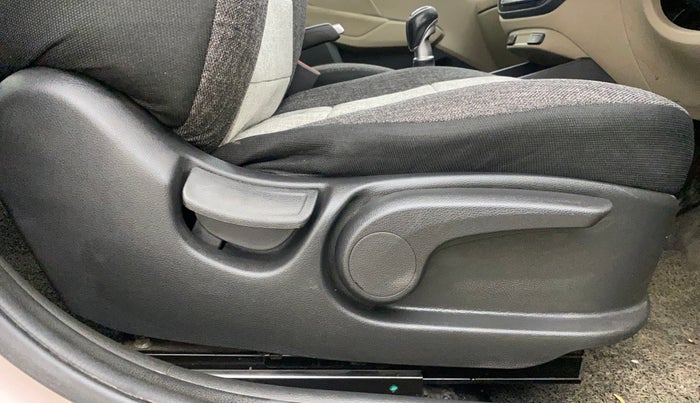 2017 Hyundai Verna 1.6 SX (O) CRDI MT, Diesel, Manual, 1,22,280 km, Driver Side Adjustment Panel