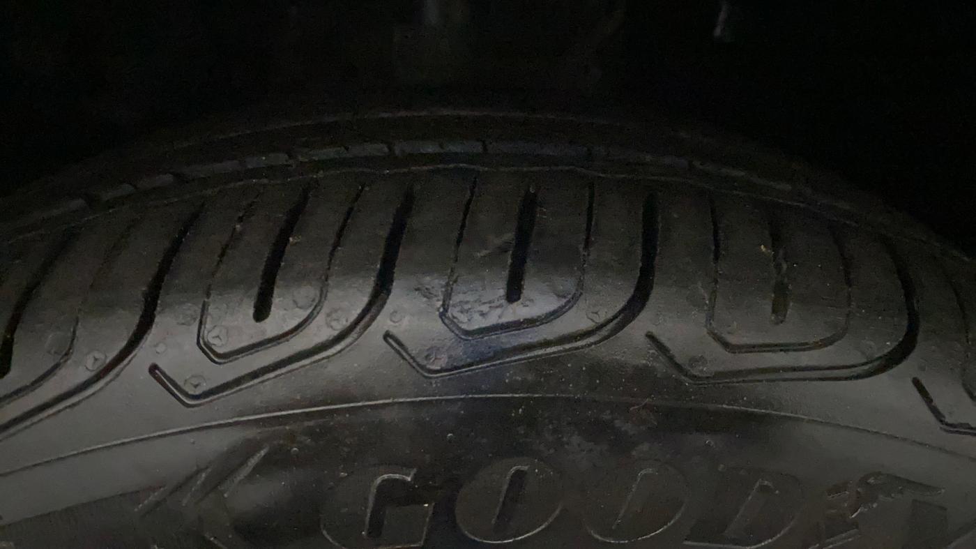 2022 Tata ALTROZ XZ DIESEL, Diesel, Manual, 72,495 km, Left Front Tyre Tread