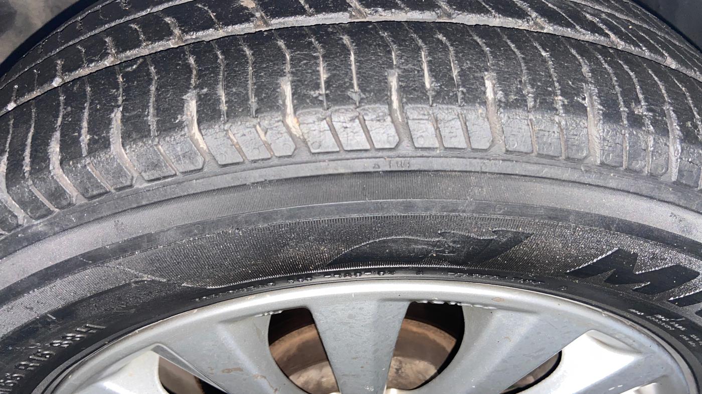 2015 Maruti Ciaz ZXI, Petrol, Manual, 1,27,674 km, Right Front Tyre Tread