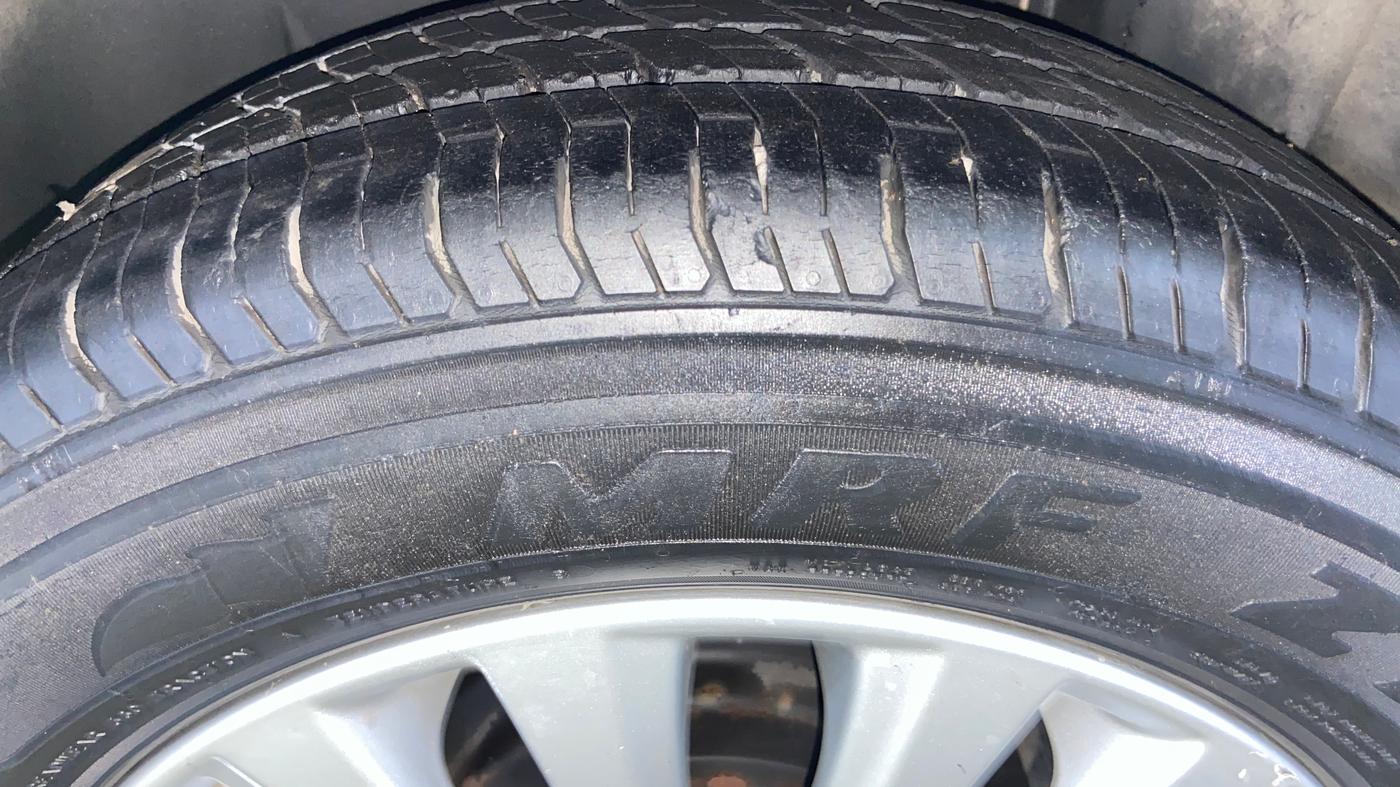 2015 Maruti Ciaz ZXI, Petrol, Manual, 1,27,674 km, Left Rear Tyre Tread