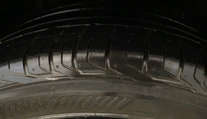 2023 Tata NEXON XMA PETROL, Petrol, Automatic, 32,318 km, Right Front Tyre Tread