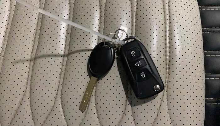 2023 Tata NEXON XMA PETROL, Petrol, Automatic, 32,318 km, Key Close Up