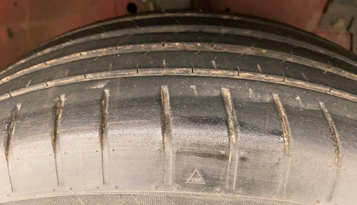 2012 Maruti Swift VDI, Diesel, Manual, 55,544 km, Right Front Tyre Tread