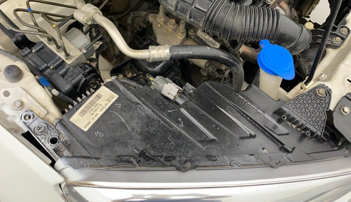 2021 Maruti Vitara Brezza VXI, Petrol, Manual, 41,176 km, Right headlight - Clamp has minor damage