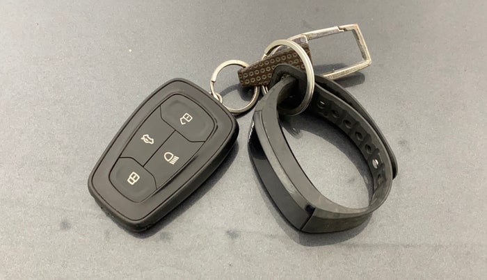 2021 Tata ALTROZ XZ PLUS PETROL, Petrol, Manual, 77,133 km, Key Close Up