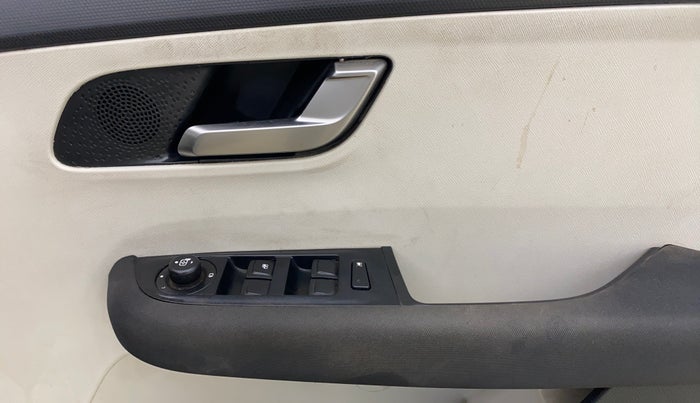 2021 Tata ALTROZ XZ PLUS PETROL, Petrol, Manual, 77,133 km, Driver Side Door Panels Control