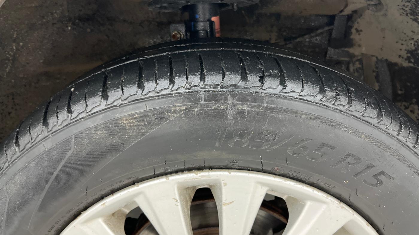 2016 Maruti Ciaz ZDI SHVS, Diesel, Manual, 89,657 km, Right Front Tyre Tread