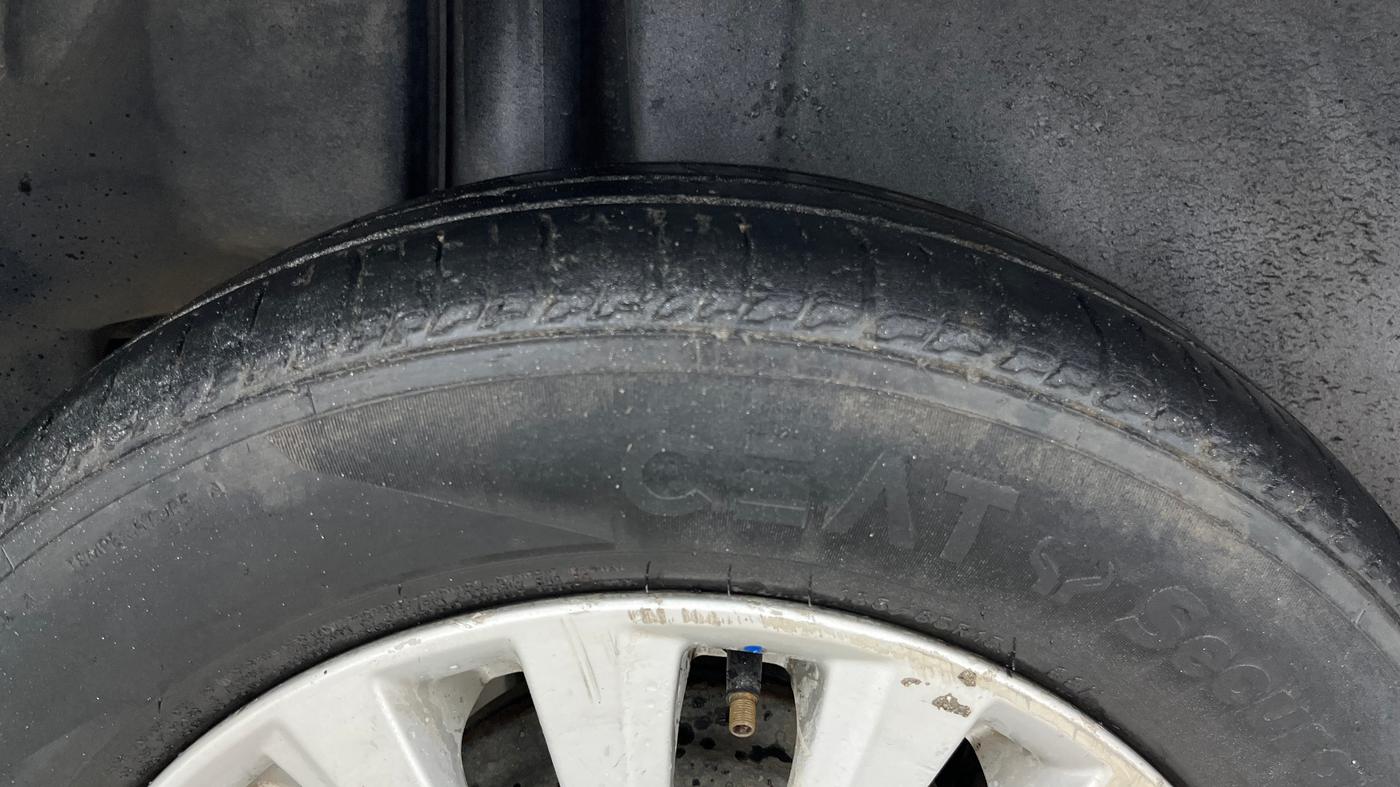 2016 Maruti Ciaz ZDI SHVS, Diesel, Manual, 89,657 km, Right Rear Tyre Tread