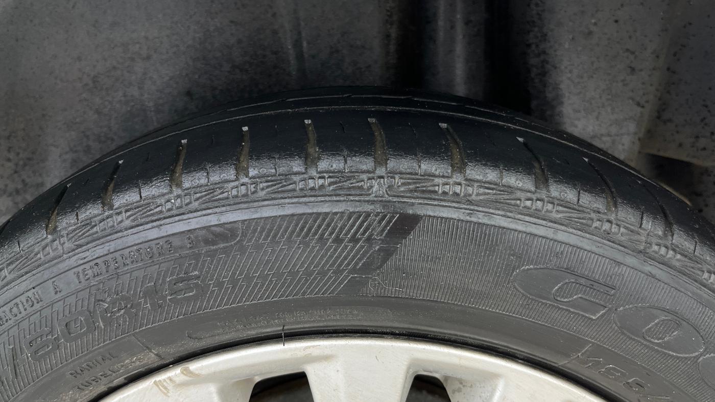 2016 Maruti Ciaz ZDI SHVS, Diesel, Manual, 89,657 km, Left Rear Tyre Tread