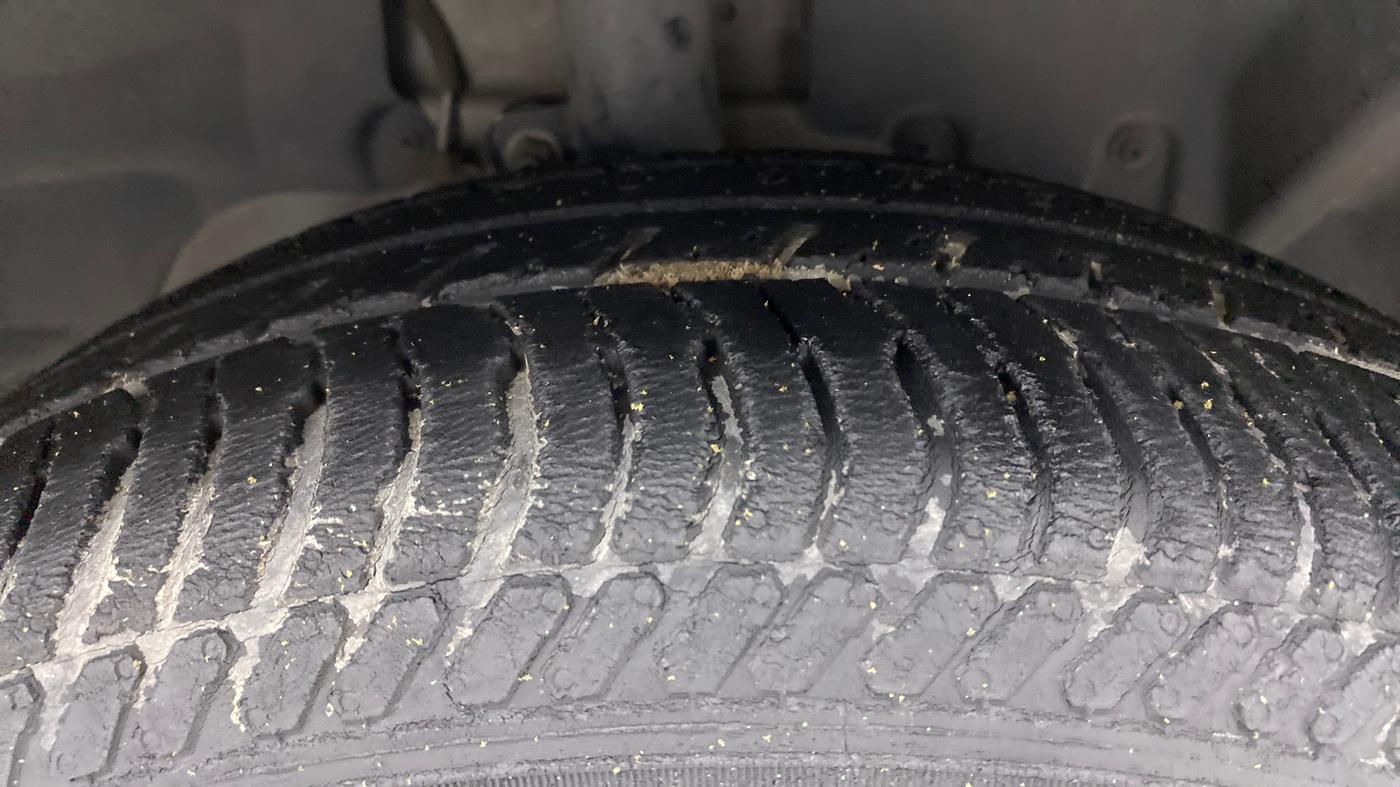 2017 Ford Ecosport TITANIUM 1.5L PETROL AT, Petrol, Automatic, 65,377 km, Right Front Tyre Tread