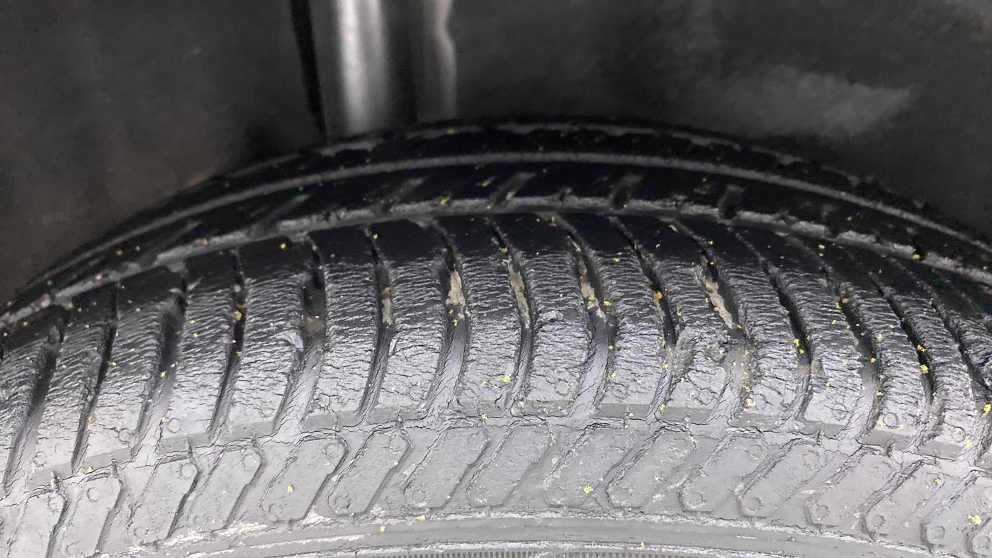 2017 Ford Ecosport TITANIUM 1.5L PETROL AT, Petrol, Automatic, 65,377 km, Right Rear Tyre Tread