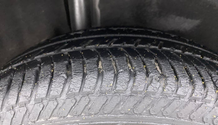 2017 Ford Ecosport TITANIUM 1.5L PETROL AT, Petrol, Automatic, 65,377 km, Right Rear Tyre Tread