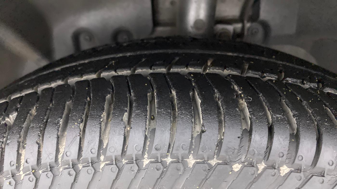 2017 Ford Ecosport TITANIUM 1.5L PETROL AT, Petrol, Automatic, 65,377 km, Left Front Tyre Tread