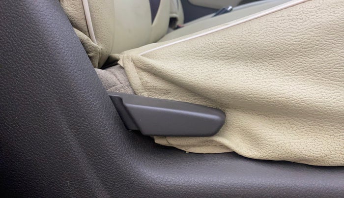 2015 Renault Lodgy 110 PS RXZ STEPWAY 7 STR, Diesel, Manual, 88,207 km, Driver Side Adjustment Panel