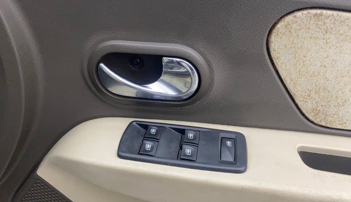 2015 Renault Lodgy 110 PS RXZ STEPWAY 7 STR, Diesel, Manual, 88,207 km, Driver Side Door Panels Control