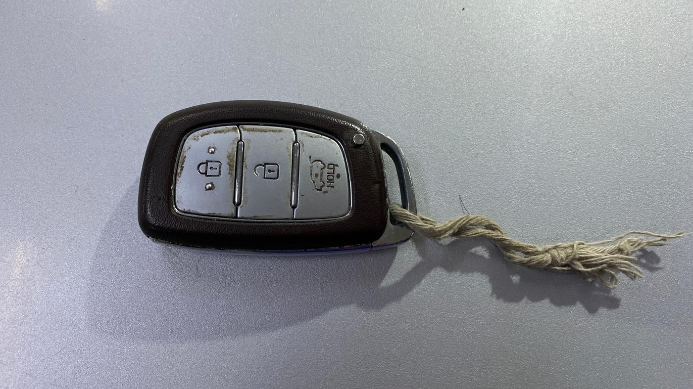 2015 Hyundai Creta SX PLUS AT 1.6 DIESEL, Diesel, Automatic, 1,16,559 km, Key Close Up